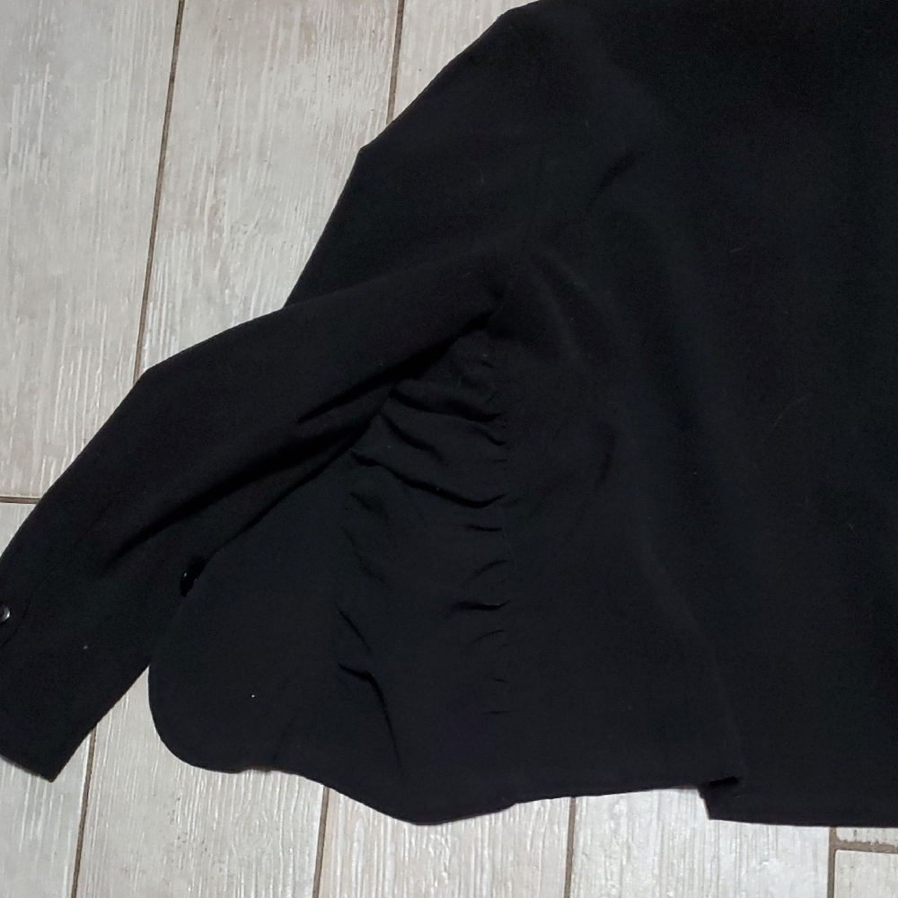 AB Studios Black Jacket - Women's 6, Ruching on Sides, 3 Button Closure - Picture 4 of 4